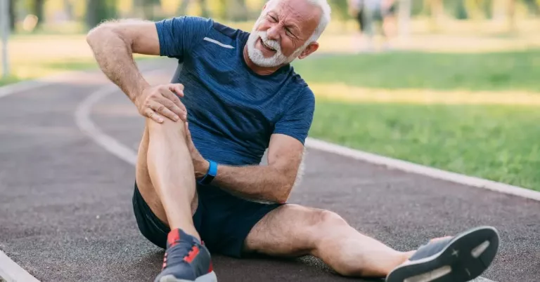 Knee Pain: Causes, Symptoms, and Treatment